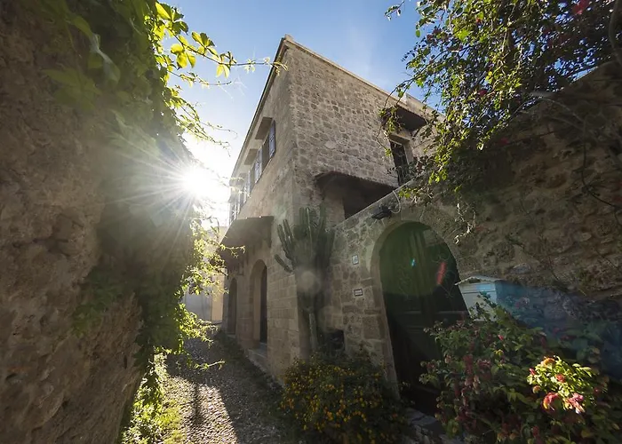 Finestra Medieval Home